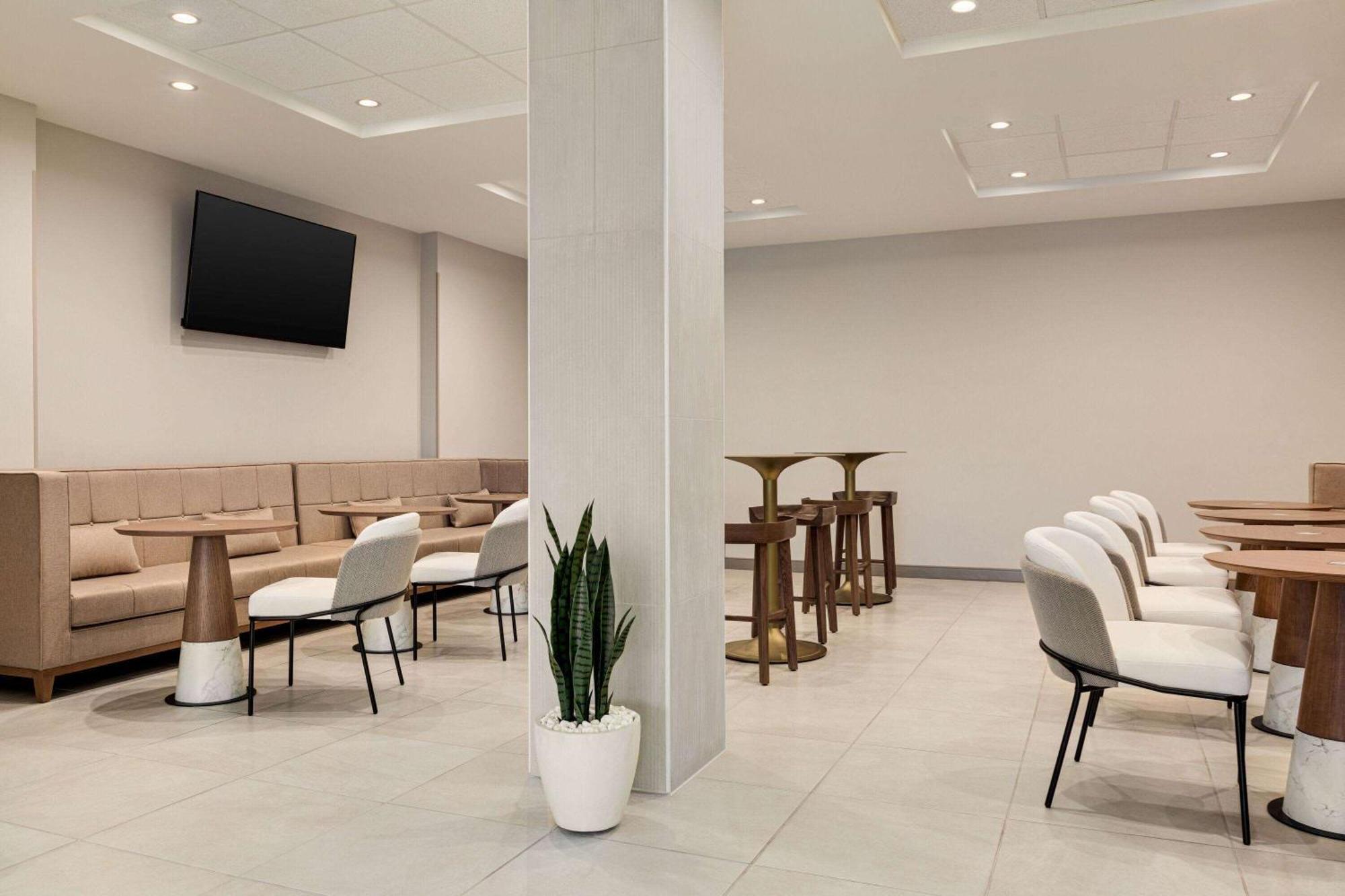 Wyndham Garden Atlanta Airport Hotel College Park Bagian luar foto