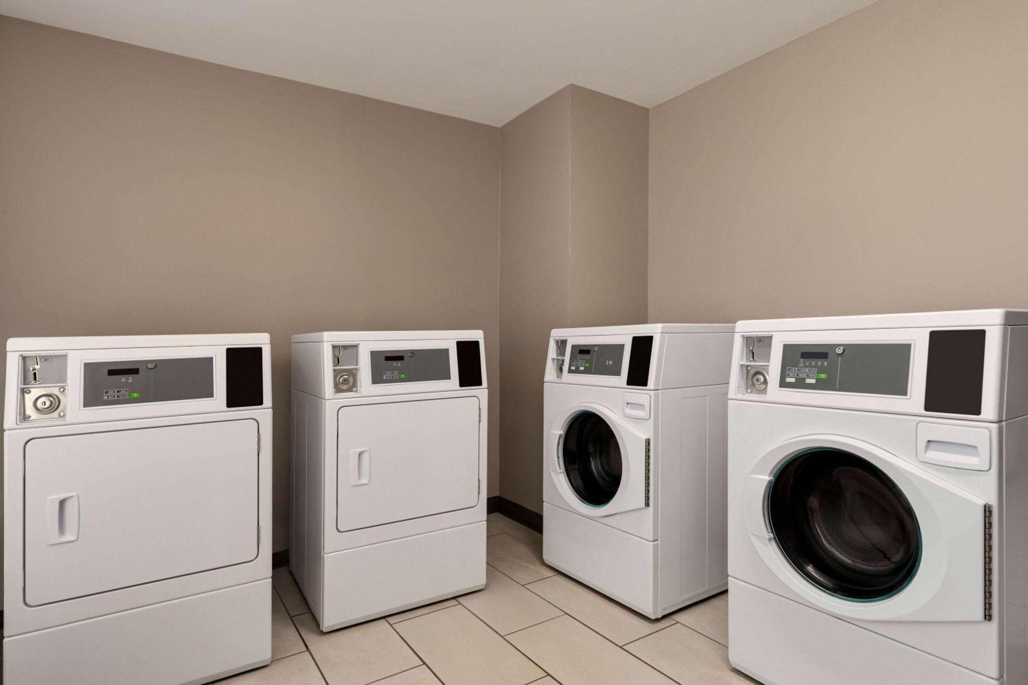Wyndham Garden Atlanta Airport Hotel College Park Bagian luar foto