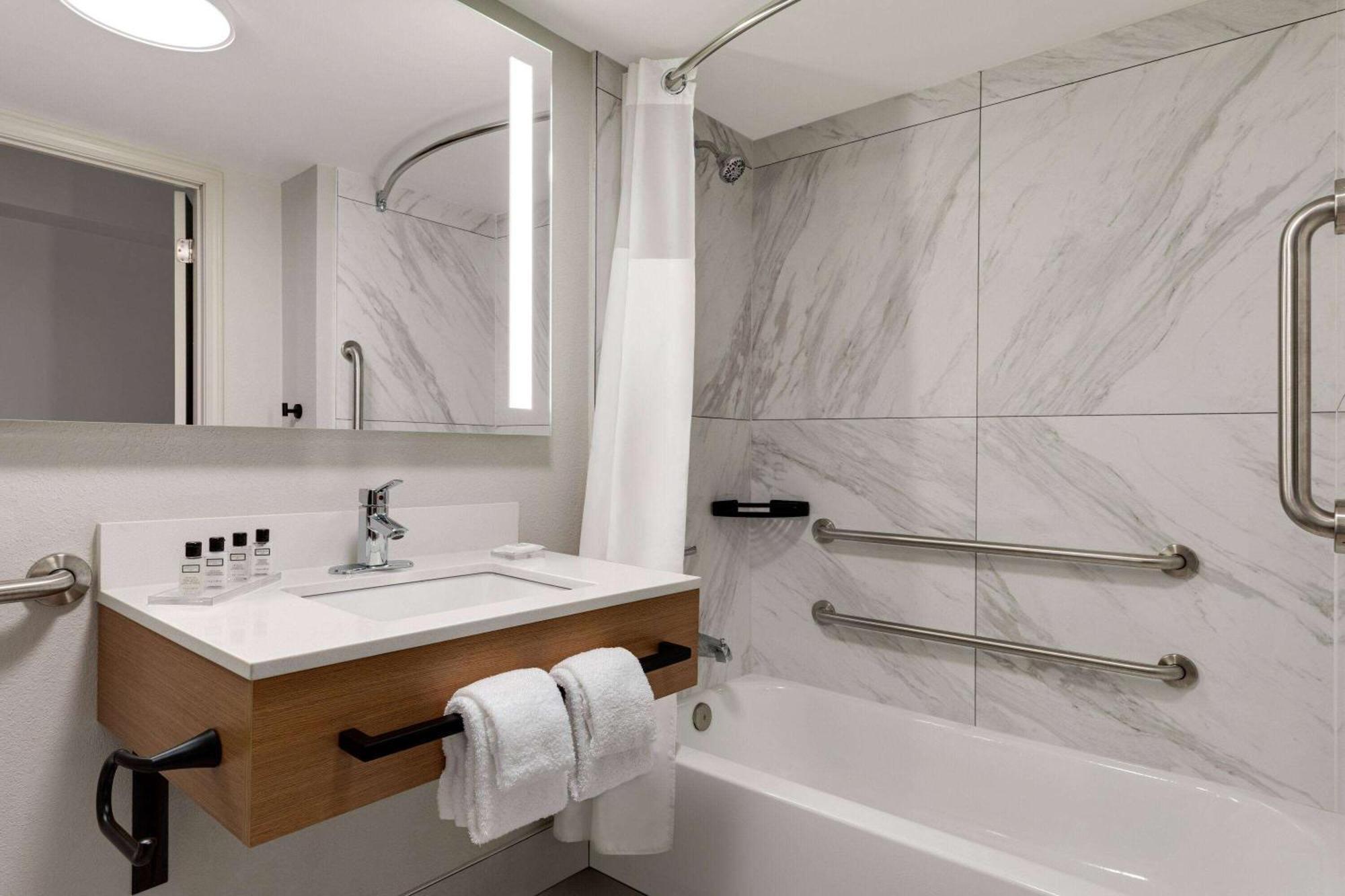Wyndham Garden Atlanta Airport Hotel College Park Bagian luar foto