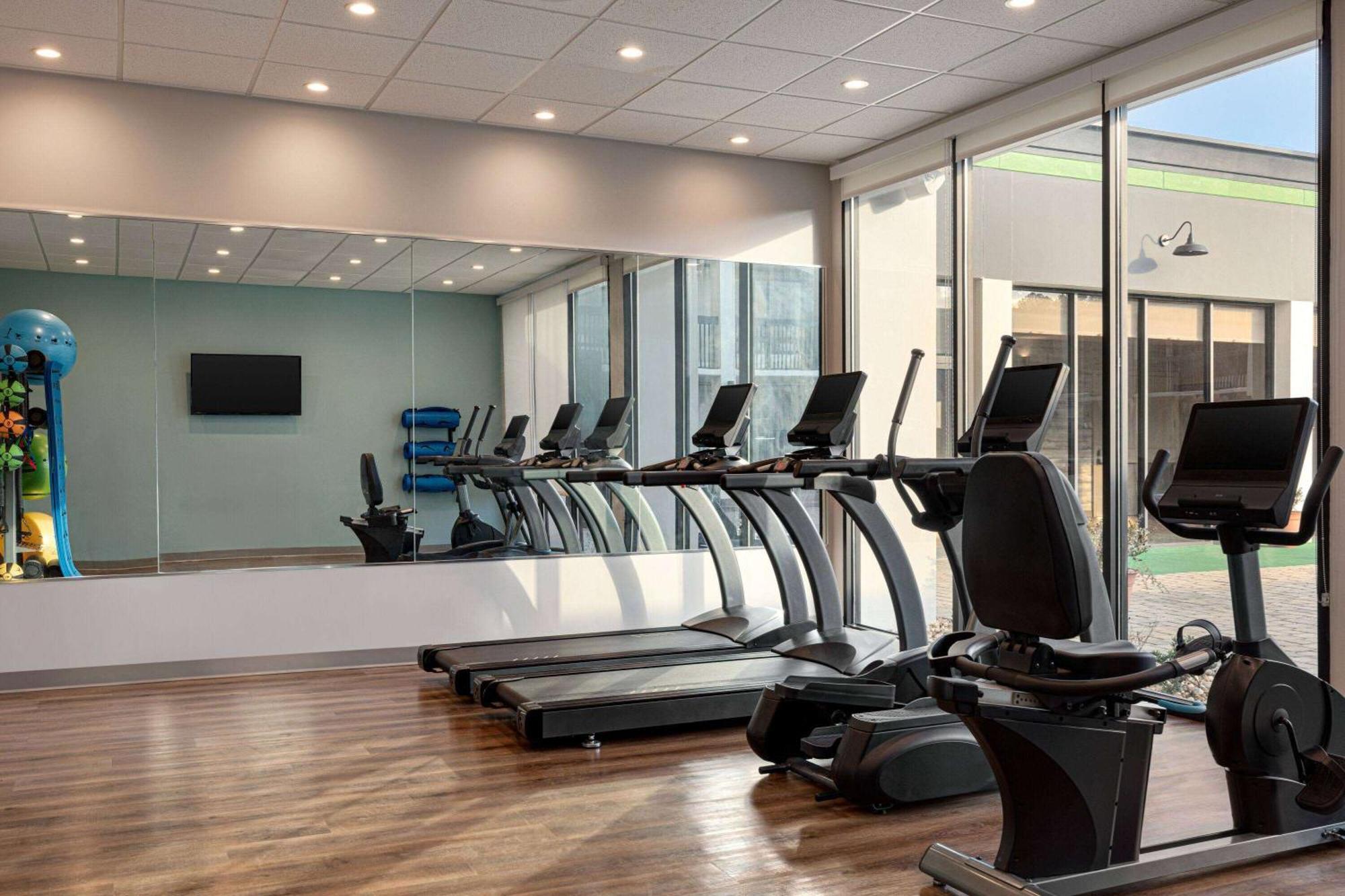 Wyndham Garden Atlanta Airport Hotel College Park Bagian luar foto